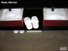 它家的拖鞋挺舒服的-上海柏悦酒店
