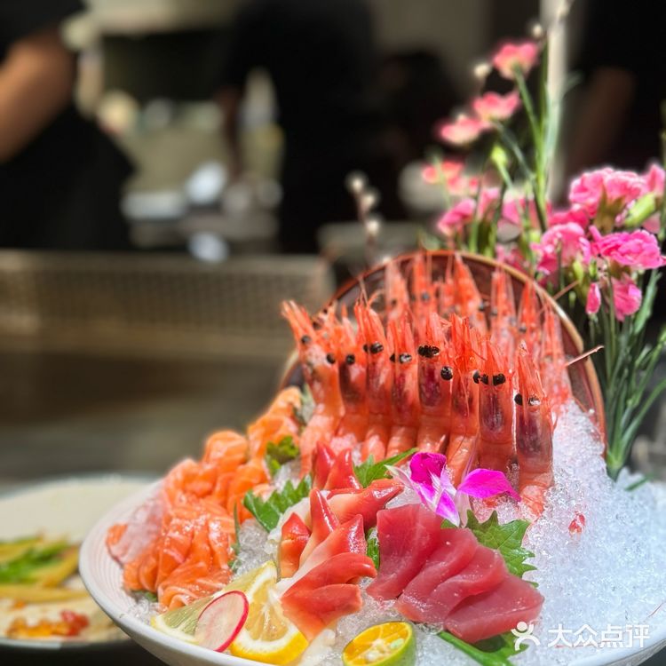 吃吃喝喝最快乐了[礼花]