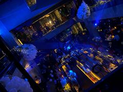-The ROOF (通盈中心店)