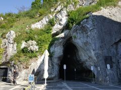 -波斯托伊纳溶洞