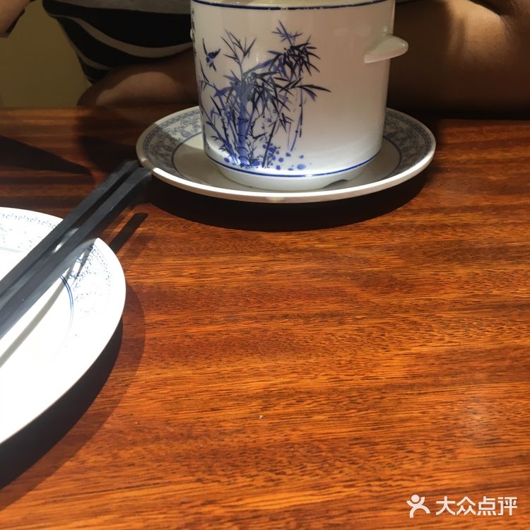 谁料连那么普通的胡椒猪肚汤也没，就叫了个巴戟杜仲猪腰汤