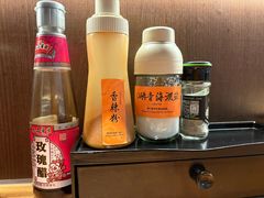 餐具摆设-蟹黄鱼·海派深夜面馆(江湾里店)