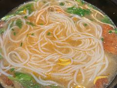 -银米·云南传统过桥米线(双廊黑金冠店)