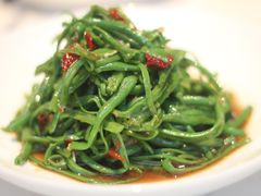 -阿瓦山寨·湘菜现炒·剁椒鱼头王(咸阳总店)