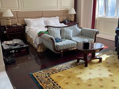 -深圳富苑皇冠假日套房酒店