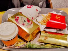 腊味菜菜堡-麦当劳(北京大兴机场二层国内到达(安检外)店)