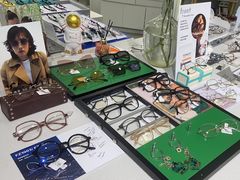 -视野联行眼镜蔡司·依视路官方授权店(顺城店)