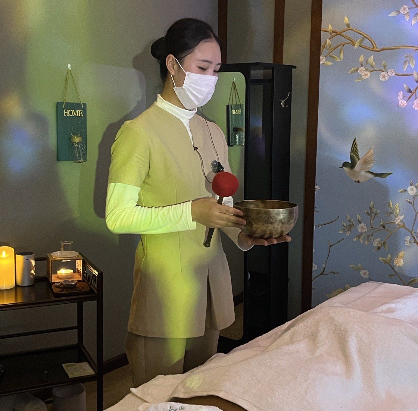 手法 灯光 音乐 结合颂钵音疗让人身心放松😌
	
按摩师很专业