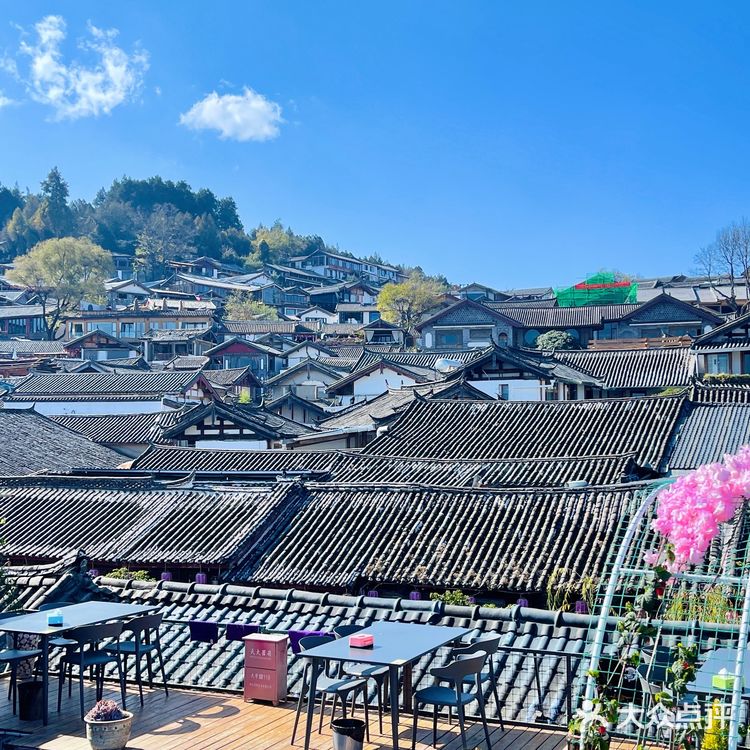 品菌菇汤🍄吃腊排骨 🦴看玉龙雪山风景🏔