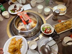 -锅飘飘·东北铁锅炖(雨花客厅店)