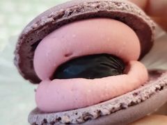 葡萄风味鹿卡龙-瑞幸咖啡(勤诚达大厦店)