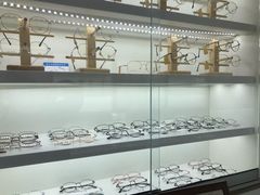 -翰佐蔡司小乐圆·依视路星趣控·暴龙眼镜折扣店
