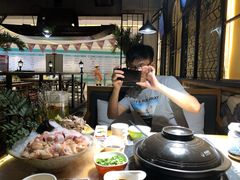 -洪氏嗨捞·广东猪肚鸡·椰子鸡火锅(西咸万象城店)