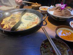 -萍姐火锅·公路夜市(武汉首店)