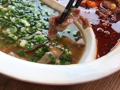 鸳鸯水煮牛肉-成都吃客(九眼桥店)