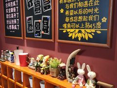 -小草屋轰趴馆别墅派对新场团建家庭聚会