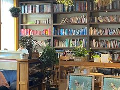 -房角石咖啡与书(吉大南校店)