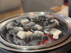 金牌鳗鱼半条-围炉肉舍•炭烤活鳗•丹东海鲜烤肉(步行街店)