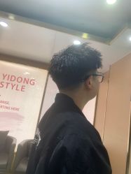 -一東造型烫发染发