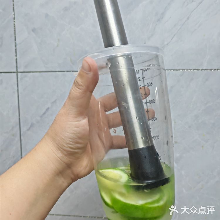 香水柠檬蜜桃果饮