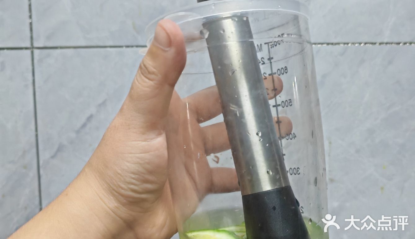 香水柠檬蜜桃果饮