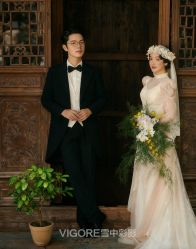 -雪中彩影婚纱摄影·微光艺术中心