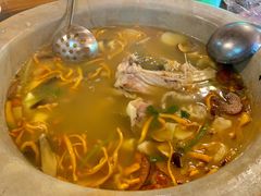 菌菇拼盘-抚仙湖生态石锅鱼野生菌(告庄店)