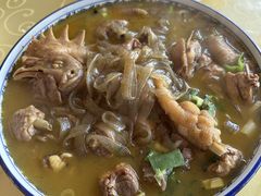 -华龙特色大骨鸡农家菜馆