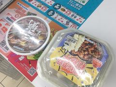-全家便利店(莲花池东路店)