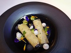 帝王蟹柚子卷搭配鳄梨酱花园香草及鲜花-AZUR聚(香格里拉饭店)