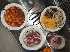 -马路牙子烧烤音乐酒馆(望京店)