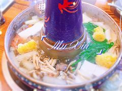 -毛辣果·贵州红酸汤牛肉火锅(西单店)