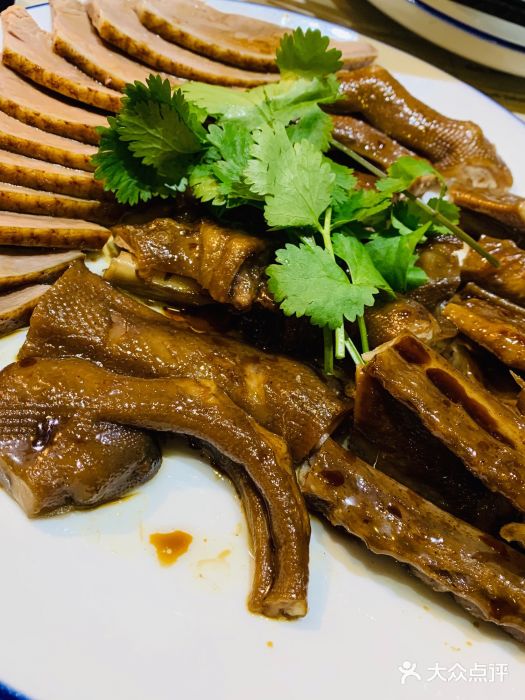肉神潮汕卤鹅图片