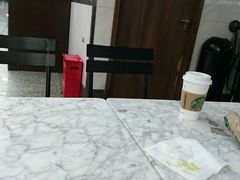 -星巴克(上海虹桥站2A检票口)
