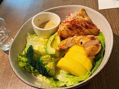 鸡肉牛油果芒果沙拉-Wagas沃歌斯(大学路店)