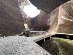 -伍山石窟