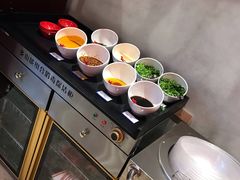 -小蛮椒麻辣烫·麻辣拌(青浦宝龙店)