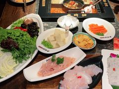 -老牌坊云南鱼豆花火锅(哈西万达店)