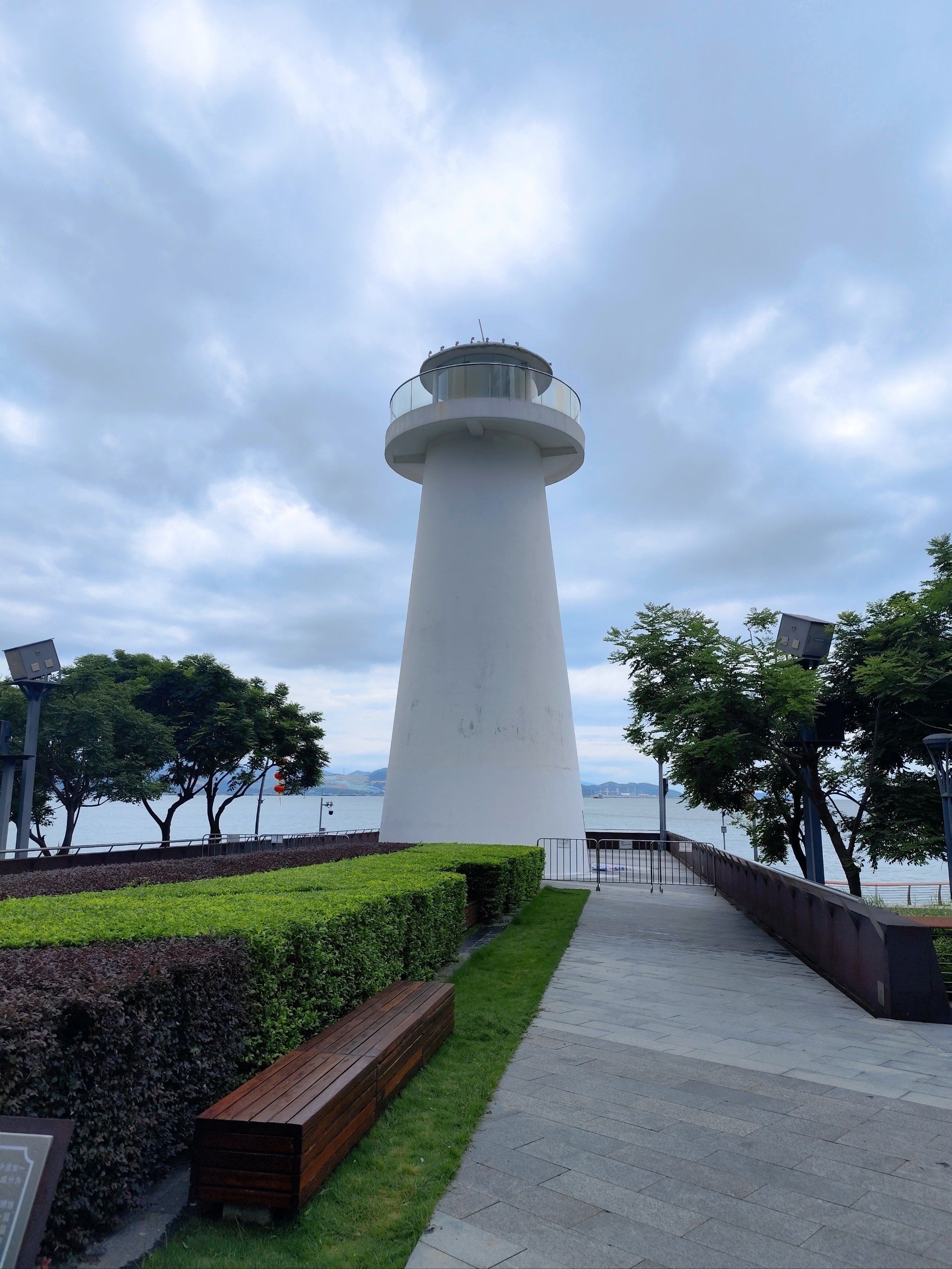 蛇口灯塔纪念台