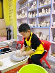-泥娃娃DIY陶吧(易生活购物公园店)