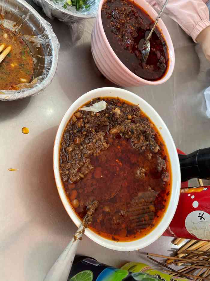 沙市女人街麻辣烫-"来潜江出差晚上寻食误打误撞开单这个店子 .