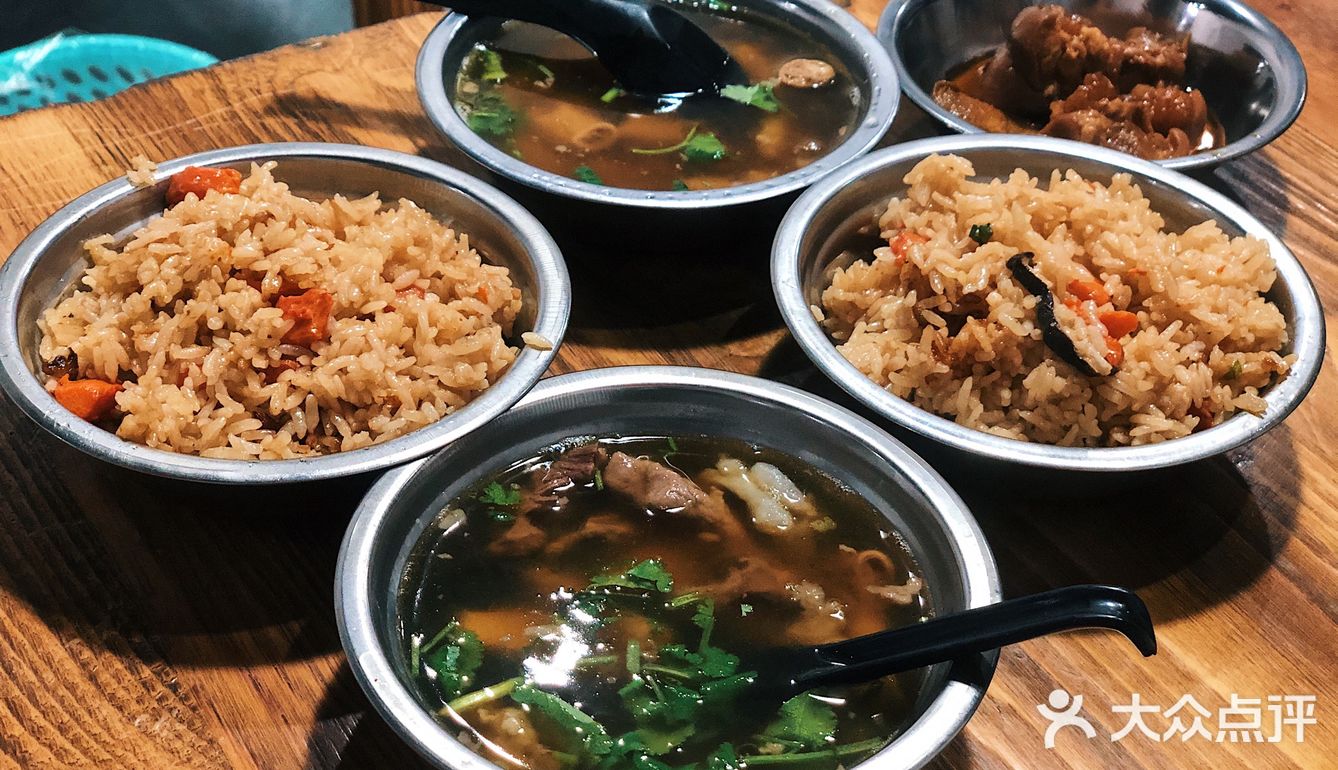 地铁一个多小时，来吃口网红肉
