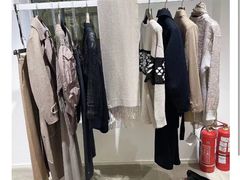 -Max Mara(王府井奥莱·香江小镇店)