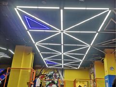 -爱蹦iBOON蹦床运动馆(江汉店)