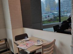 靠窗位-必胜客(大坪英利店)