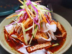 羊毛工镇凉皮-丝路金桃·新疆菜(徐汇店)