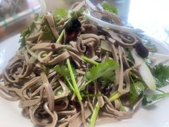 -溢心园香河肉饼总店