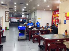 -牛一嘴·兰州牛肉面·大盘鸡(财富中心店)