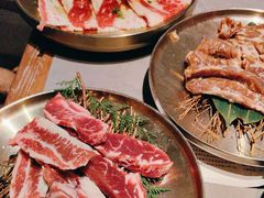 -草家酱蟹炭火烤肉店(珲春南路一店)