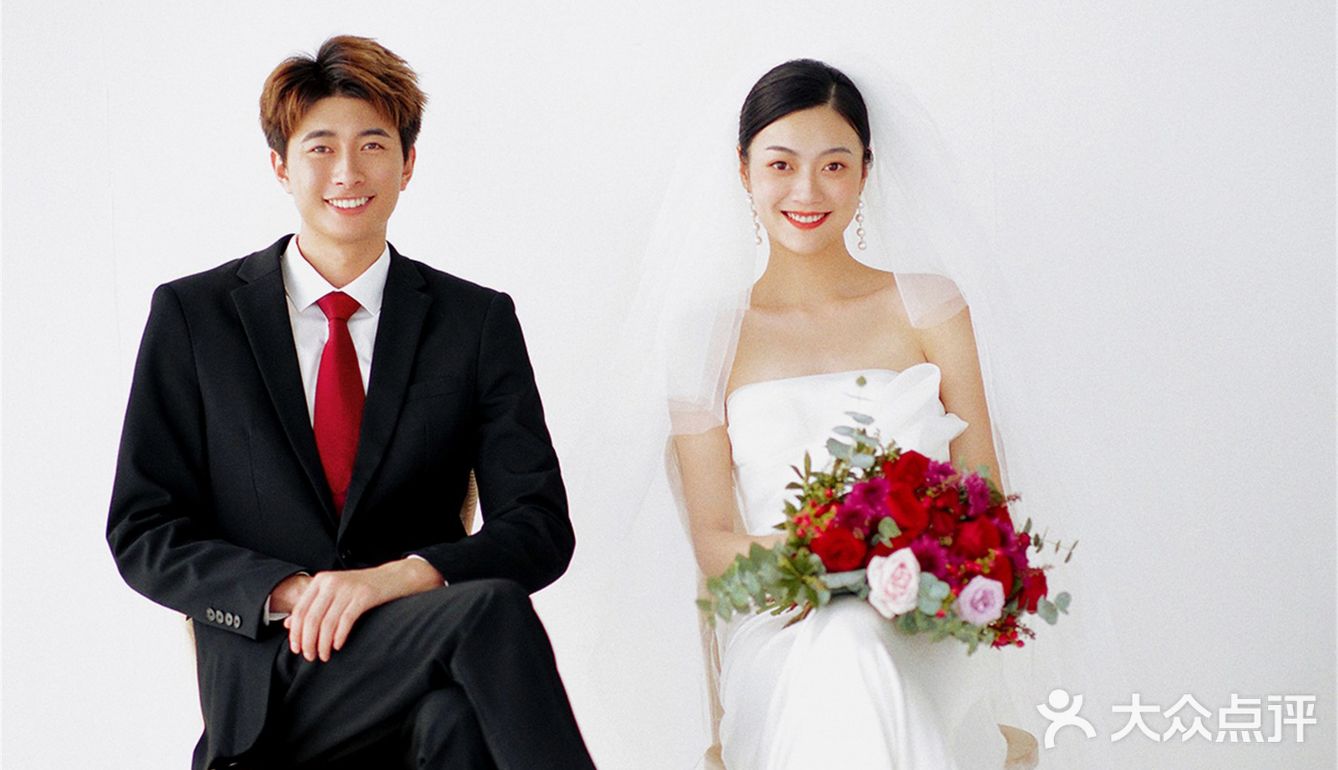 人人都爱的纯色婚纱照❤️